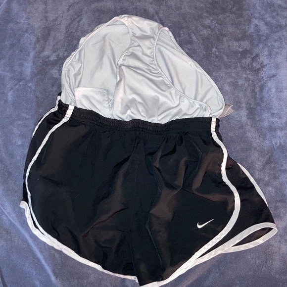 Nike Fit Dry Shorts - Picture 3 of 4